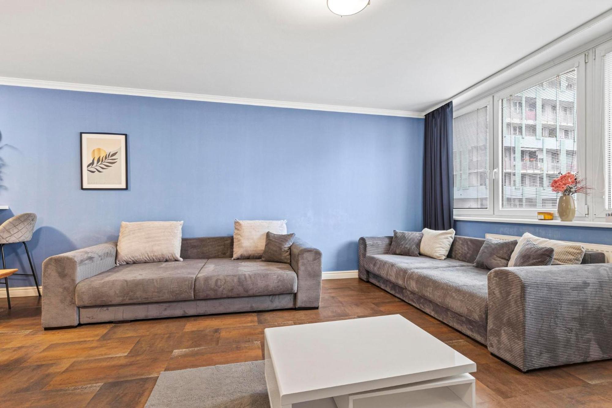 Tomato Apartment - With Free Parking Bratislava Esterno foto